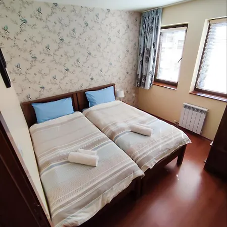 Gala 2-Bedroom Mountain View 3 Min Walk To Gondola *